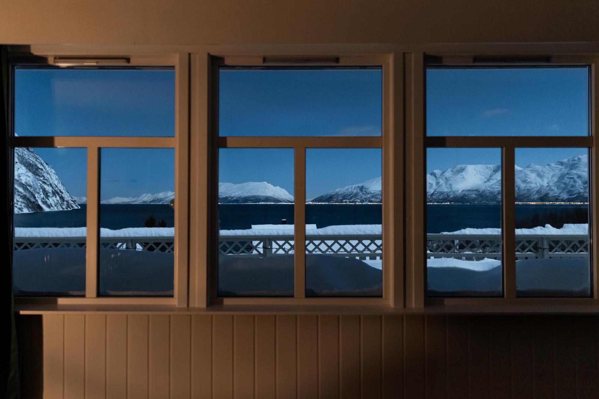 Lyngen Aurora House Villa Koppangen ภายนอก รูปภาพ