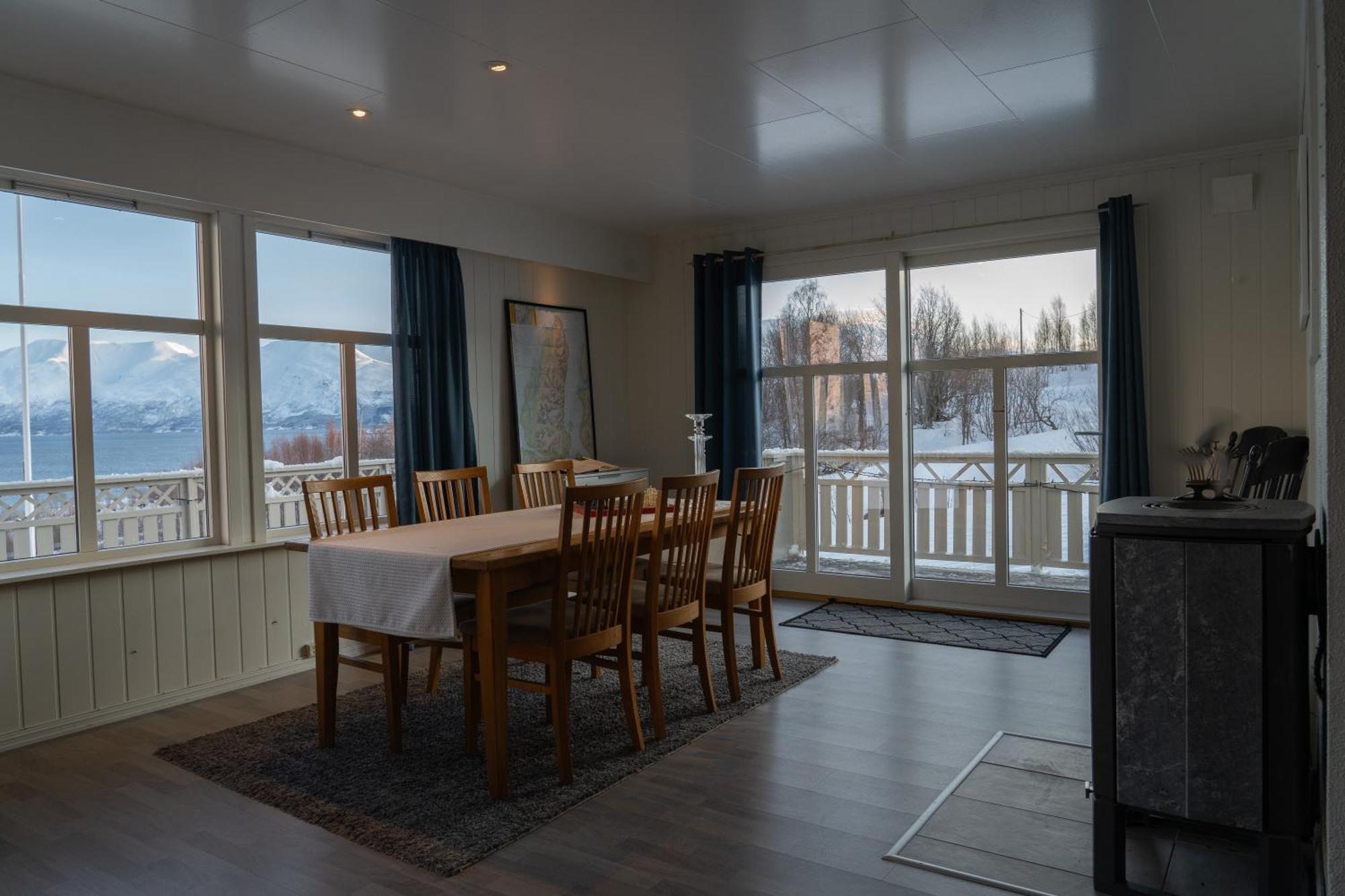 Lyngen Aurora House Villa Koppangen ภายนอก รูปภาพ